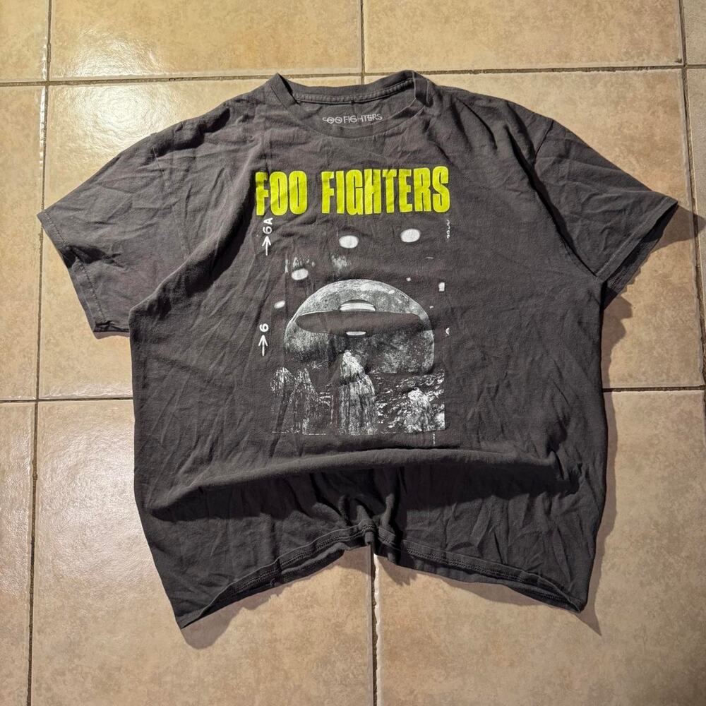 Foo fighters 2020 tour t shirt Size XL in Mens